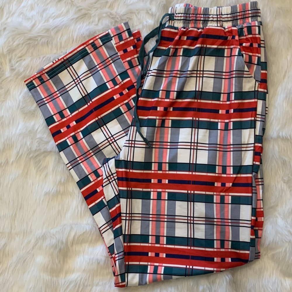 LAST ONE! Christmas Plaid 2-piece Pajama Set - Picture 9 of 10
